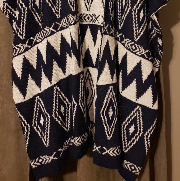 Navy and white cardigan - Picture 7 of 7